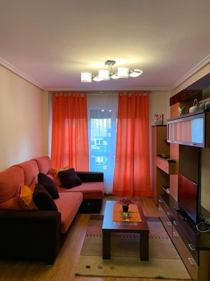Apartamento Mota-2 Huca-Los Prados; Parking Y Wifi Gratis Oviedo Exteriör bild