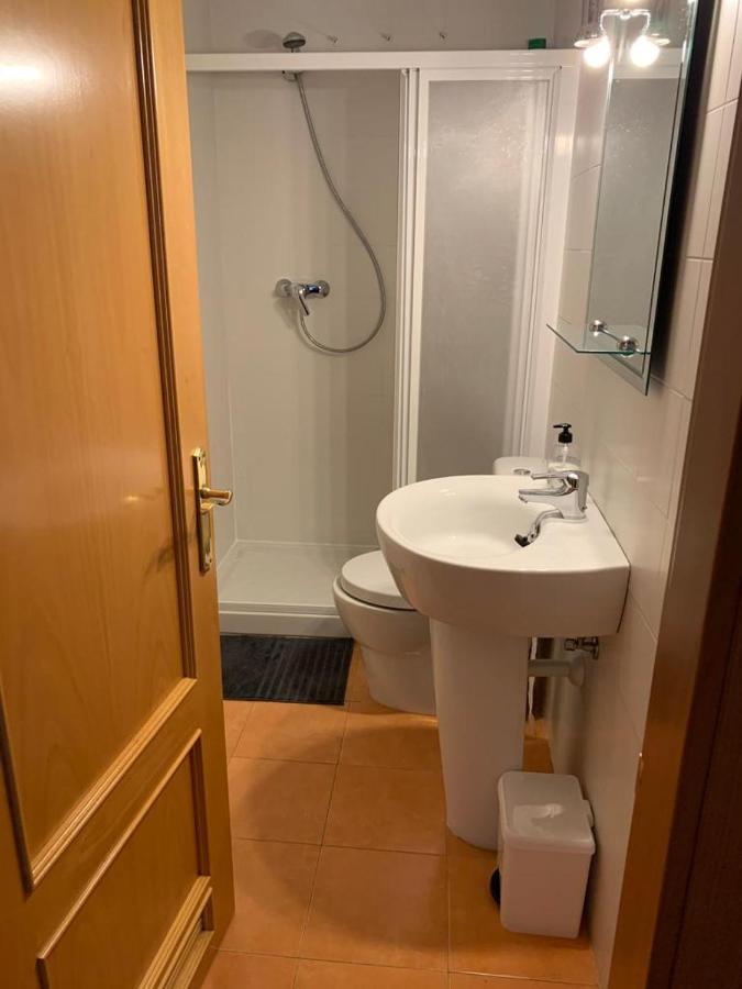 Apartamento Mota-2 Huca-Los Prados; Parking Y Wifi Gratis Oviedo Exteriör bild