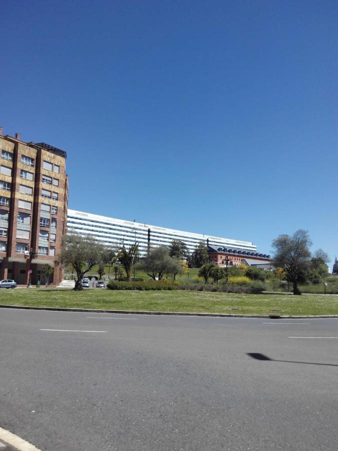 Apartamento Mota-2 Huca-Los Prados; Parking Y Wifi Gratis Oviedo Exteriör bild